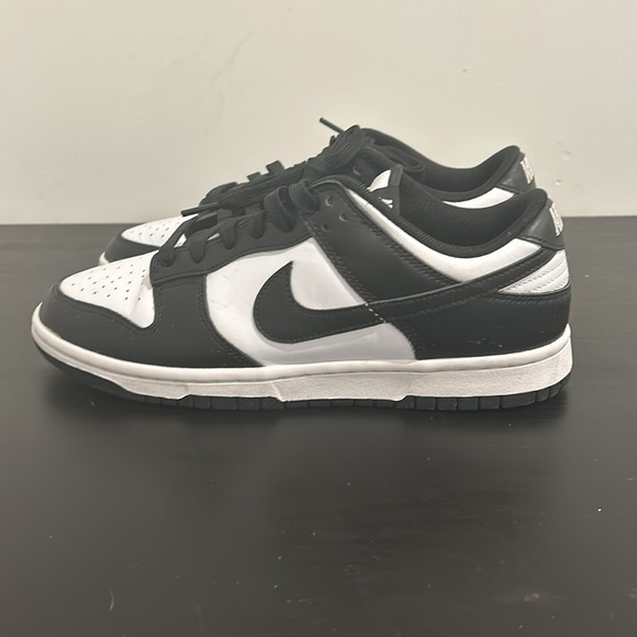 NIKE Panda dunks - Picture 2 of 8